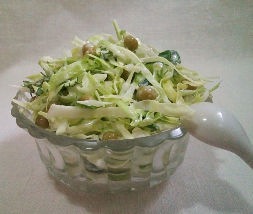 Japon diyetine göre pişmiş lahana salatası